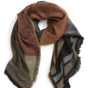 BP Geo colorblock scarf